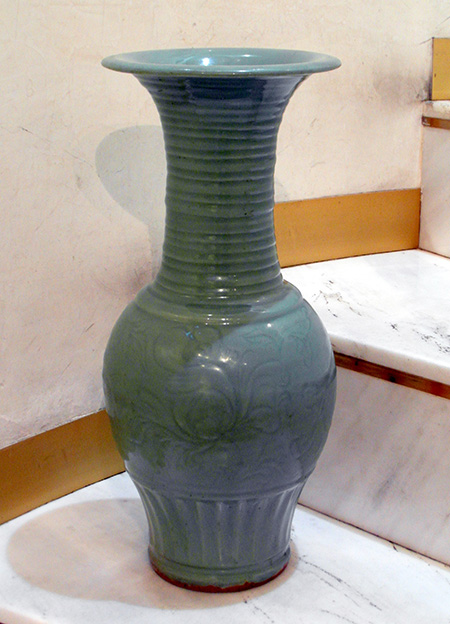important “yen-yen” vase - Important “yen-yen” vase - Early Ming Dynasty circa 1400 - porcelains