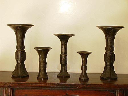 set of 5 gu bronze vases - Set of 5 gu bronze vases - Ming Dynasty XVII th c. - files