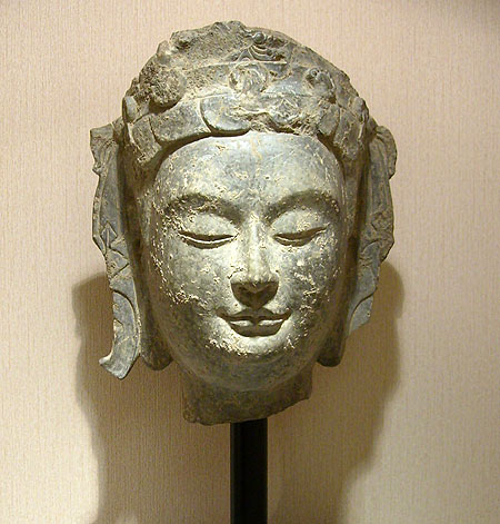 tête de bouddha en pierre - Tête de Bouddha en pierre - Dynastie des Qi du Nord (550-577) - archives