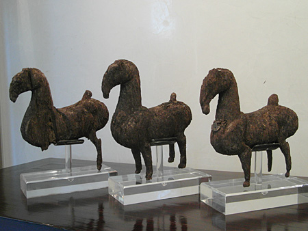 ensemble de 3 chevaux - Ensemble de 3 chevaux - Dynastie Han (- 206 av JC  + 220 ap JC) - bois