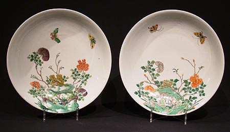 paire de grands plats famille verte - Paire de grands plats Famille Verte - Epoque Kangxi (1662 - 1722) - archives