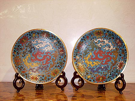 paire de plats en émaux cloisonnés - Paire de plats en émaux cloisonnés - Dynastie Ming XVII° s. - archives